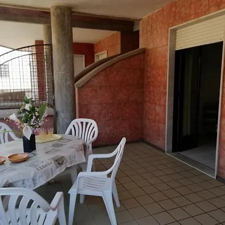Aparthotel Trilocale Estate Al Mare
